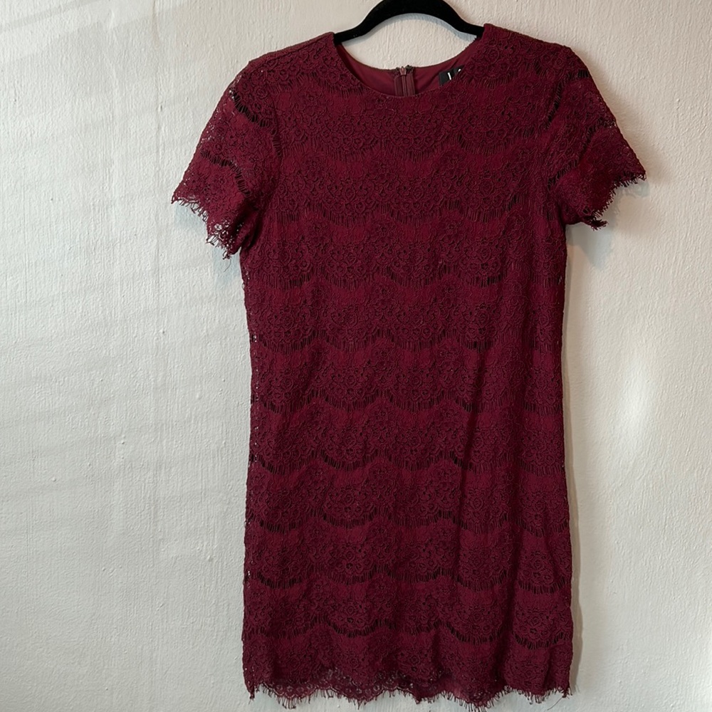 Lulus Women’s Take Me to Brunch Burgundy Lace Shift Dress— Size Medium